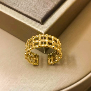 LUNA AESTHETE RING