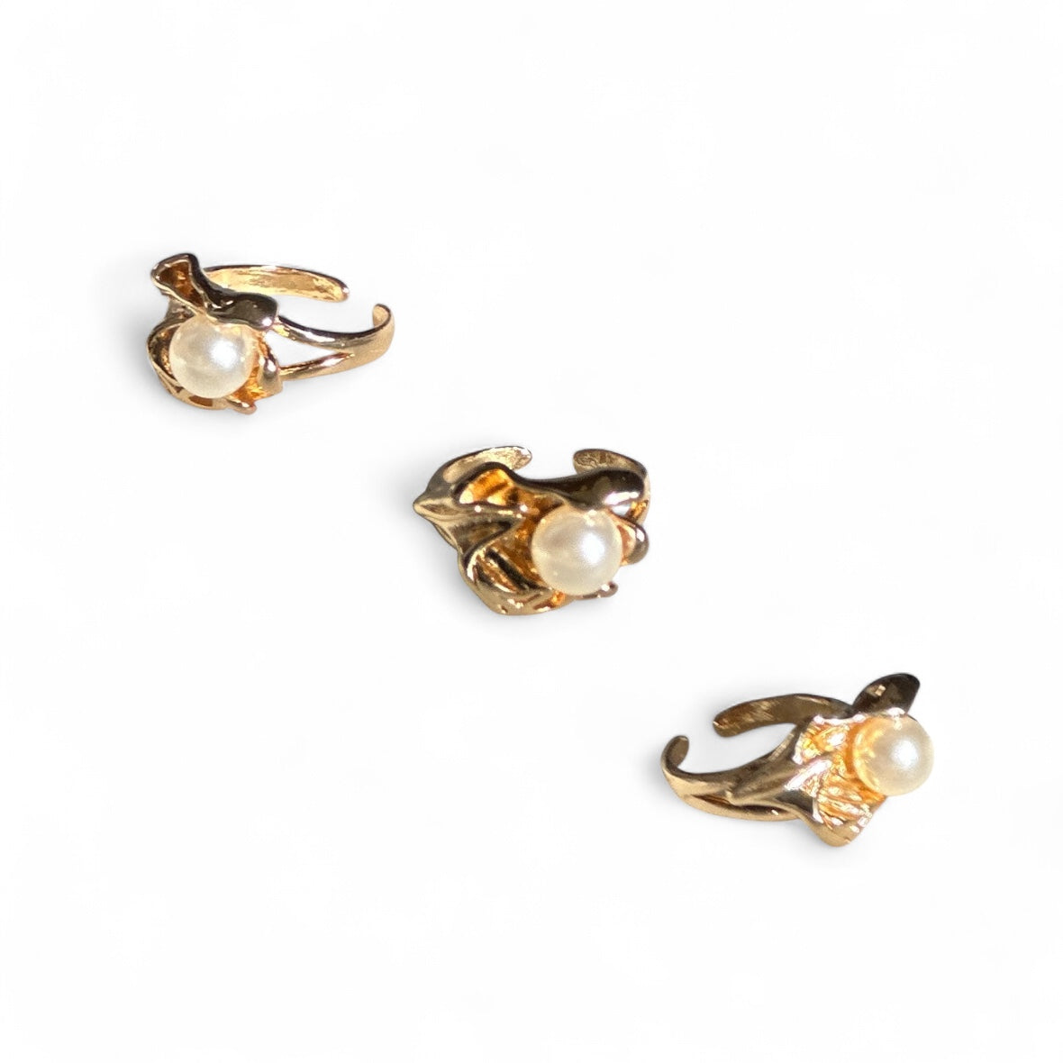 Asymmetric pearl ring