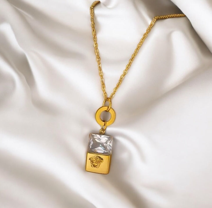MEDUSA necklace set