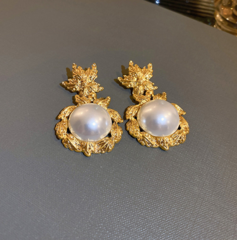 THE ROYAL PEARL