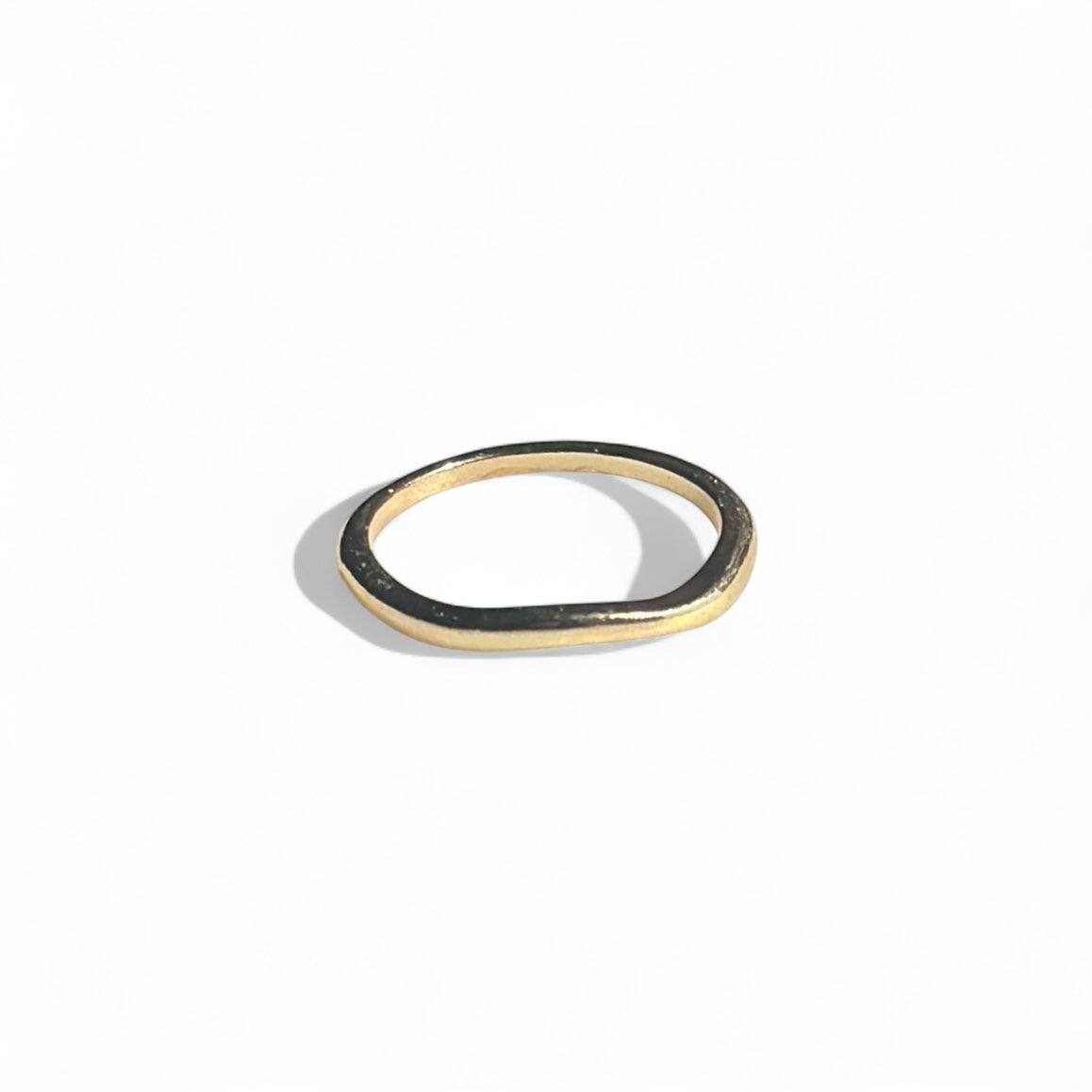 Asymmetric simple ring