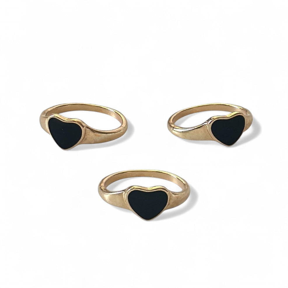 Black heart ring