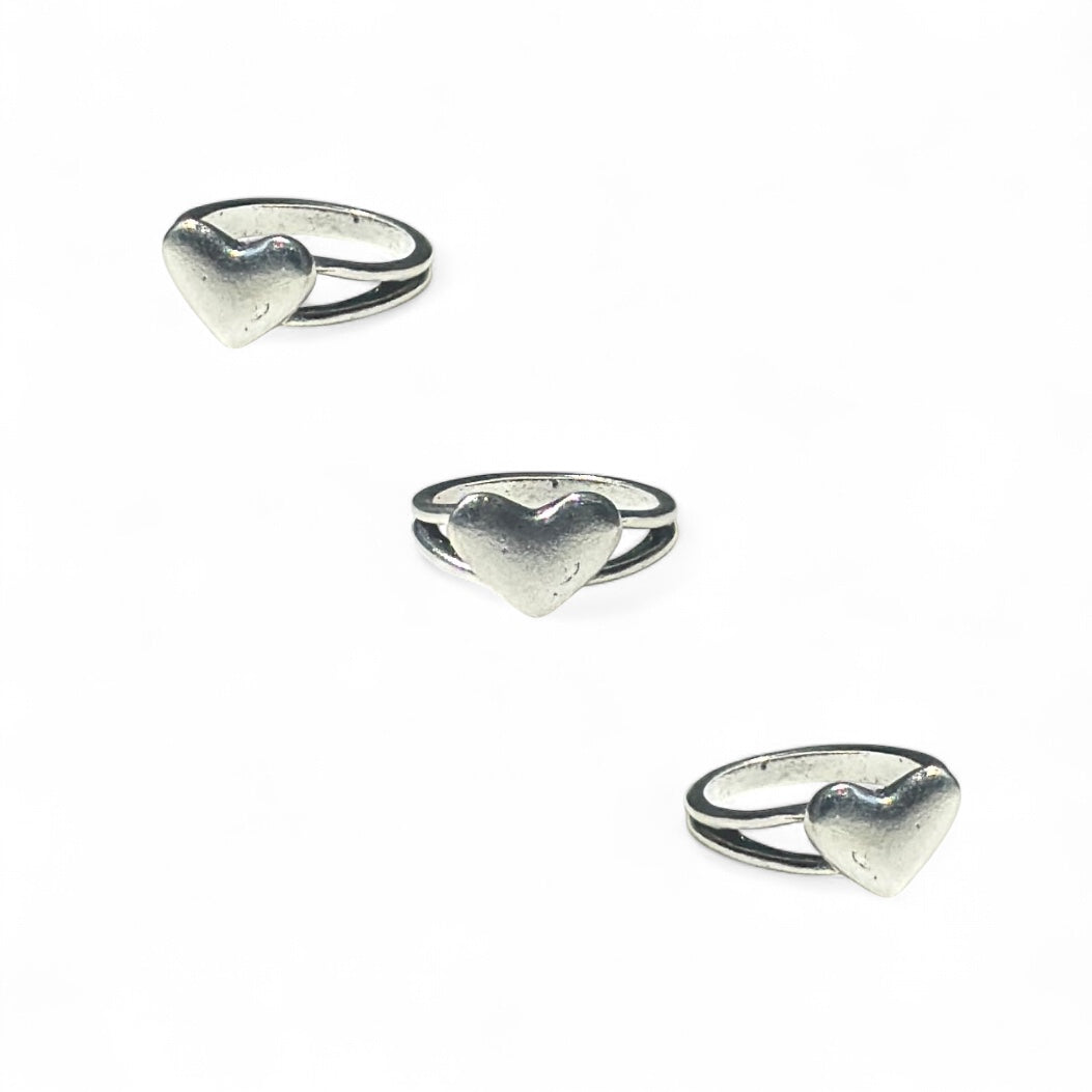 Silver heart ring