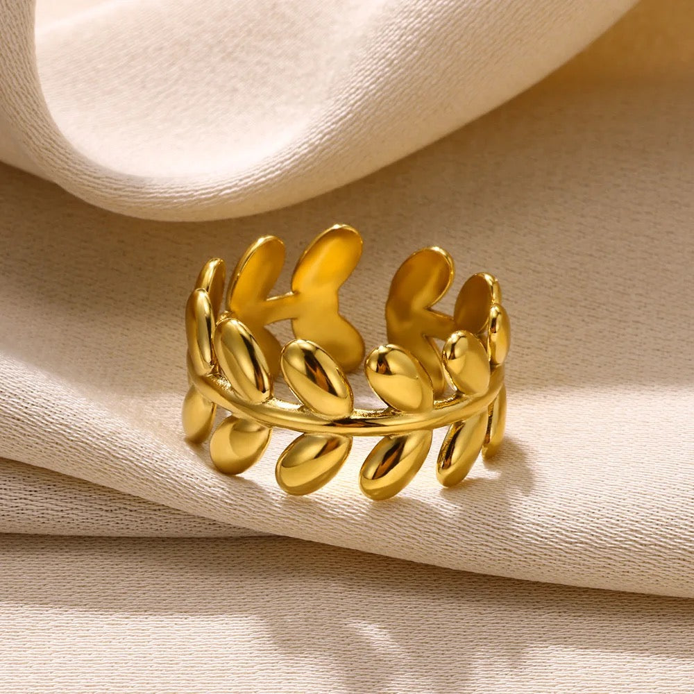 LAVE AESTHETE RING