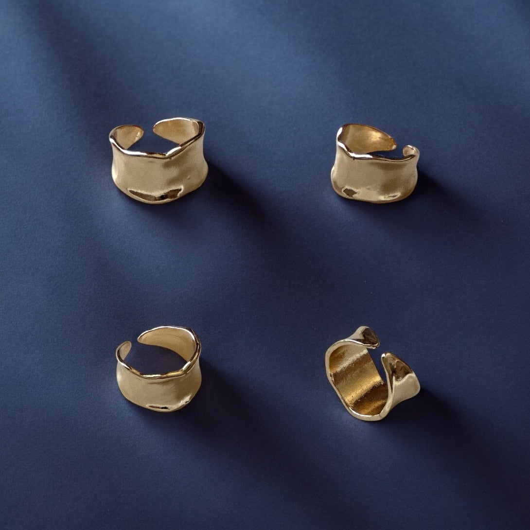 Asymmetric adjustable ring