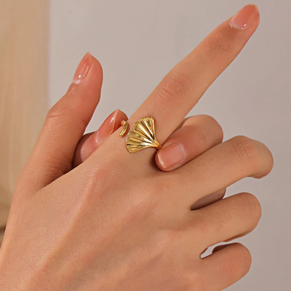 ANNA AESTHETE RING