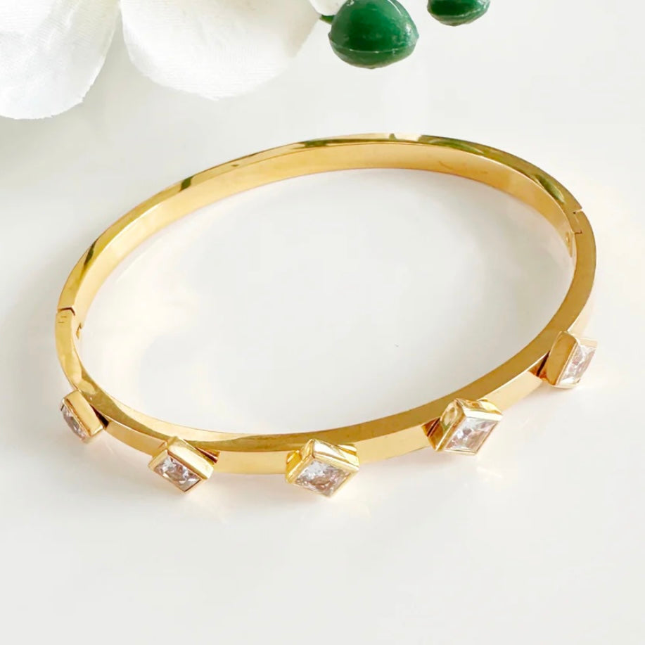 Stone bracelet