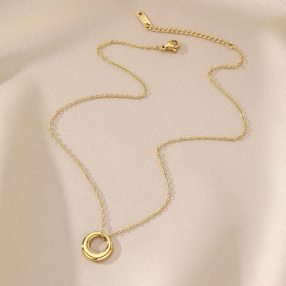CIRCLE necklace