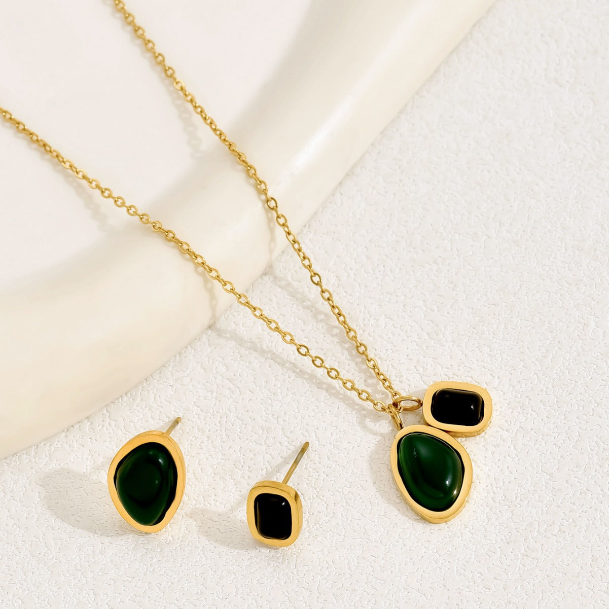 ASYMMETRICAL NECKLACE SET