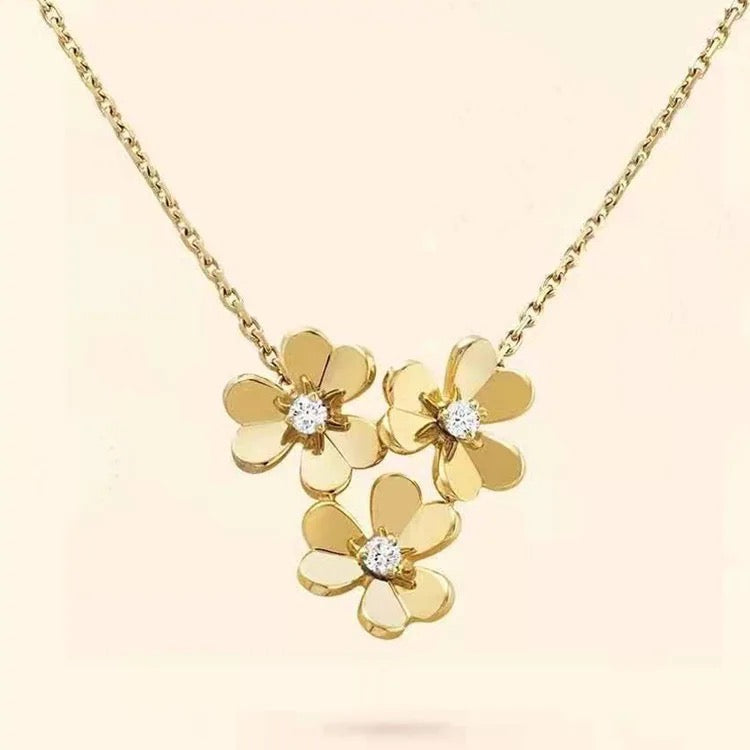 THRIO FLOWER necklace