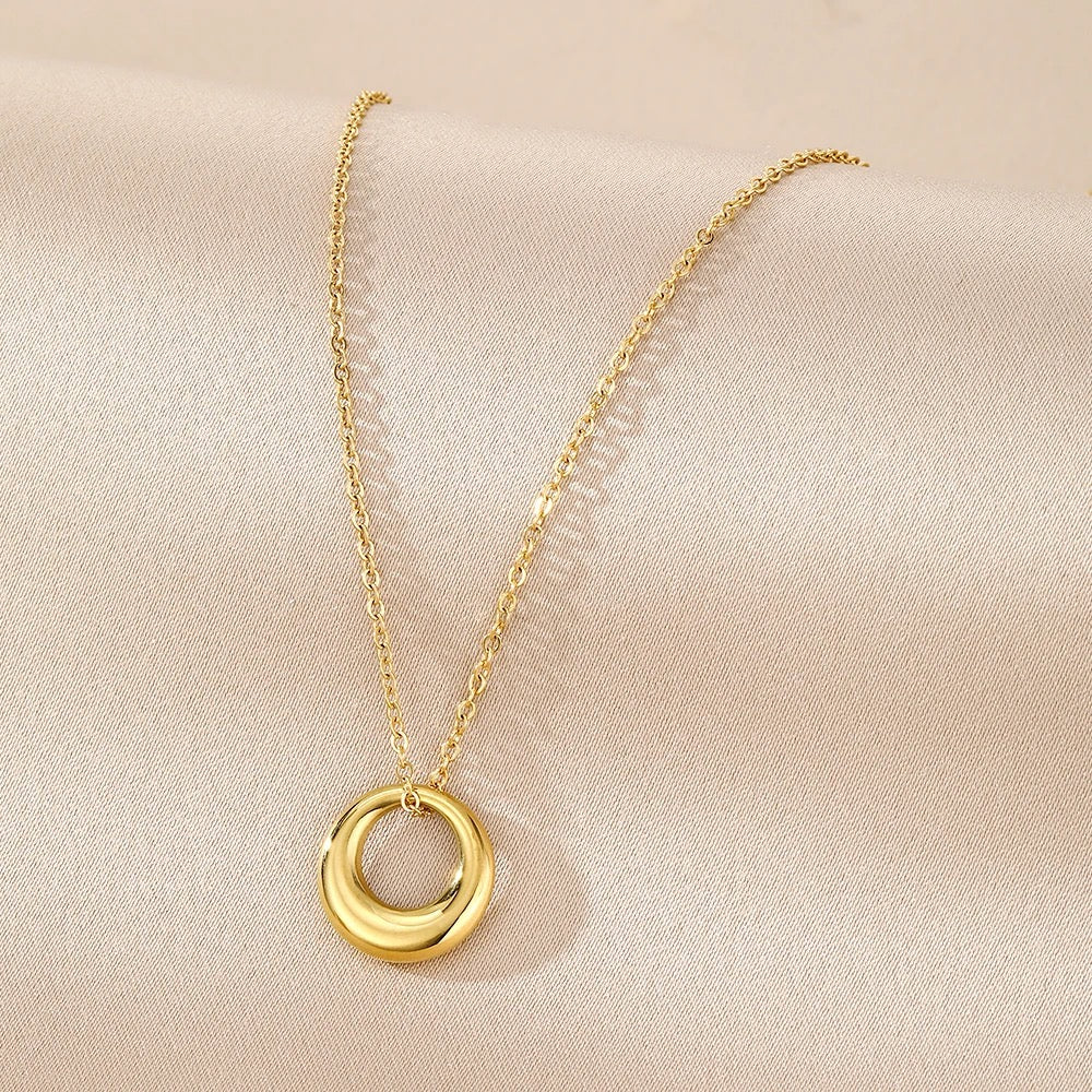 CIRCLE necklace