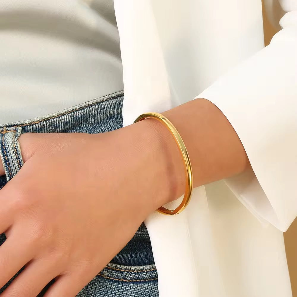 Golden bangle bracelet