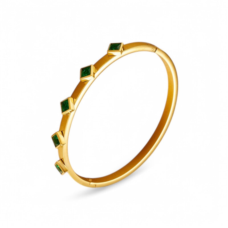 Green stone bracelet