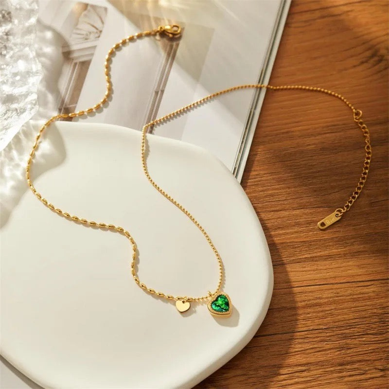 GREEN HEART necklace
