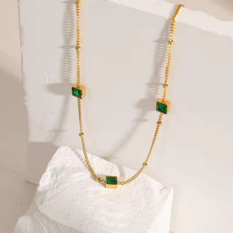 GREEN STONE NECKLACE SET