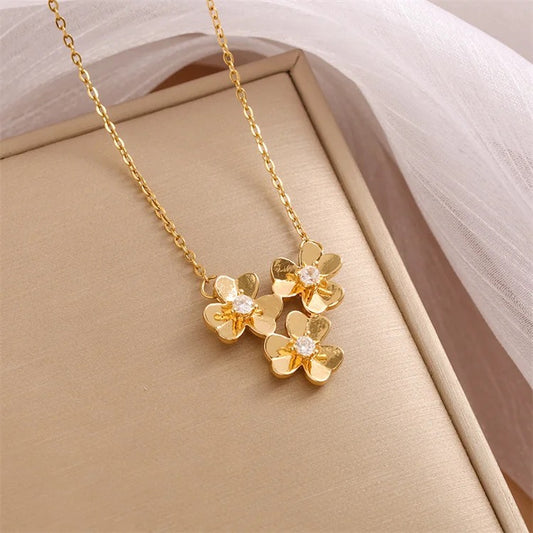 THRIO FLOWER necklace