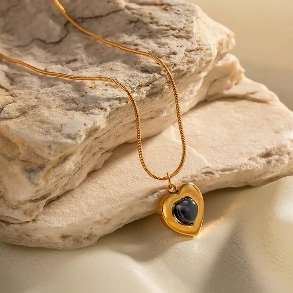 DARK HEART necklace