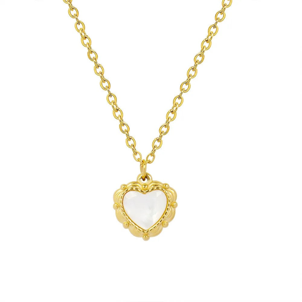 WHITE HEART necklace
