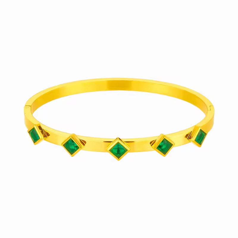 Green stone bracelet