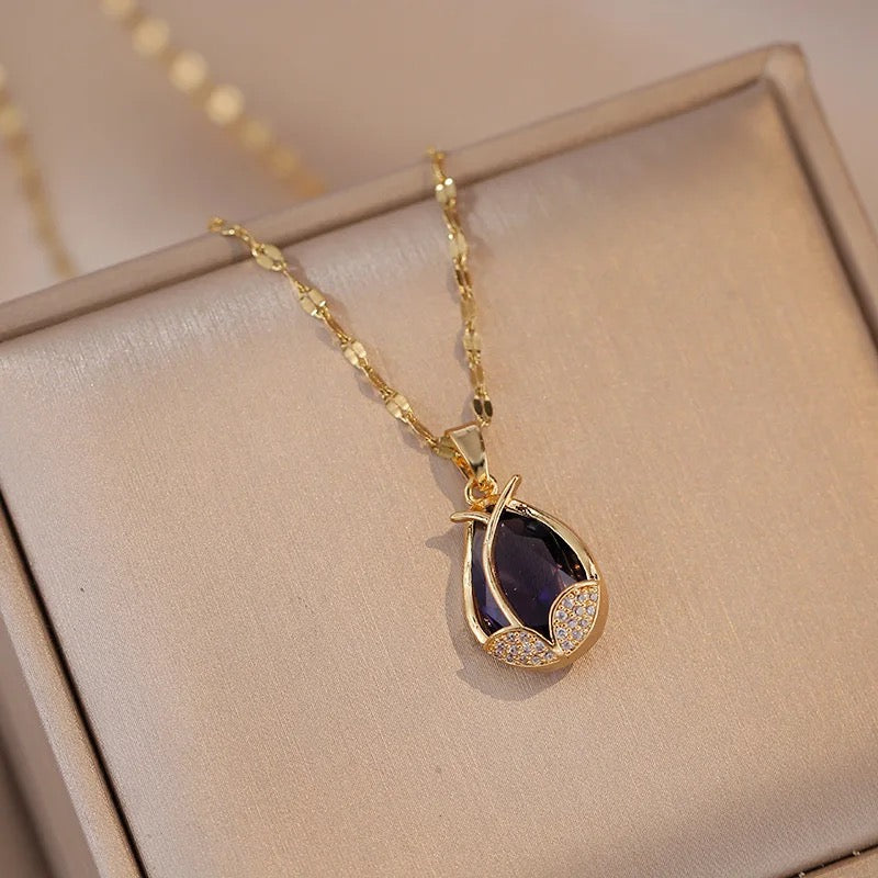 PURPLE LOTUS necklace