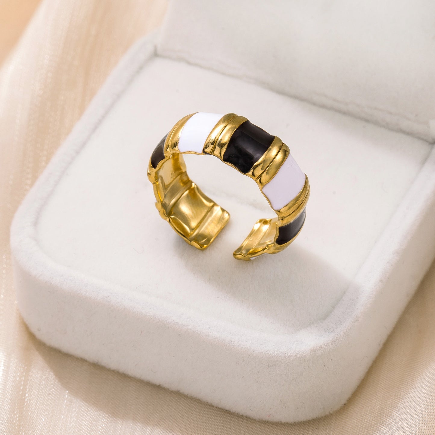 NAZY AESTHETE RING