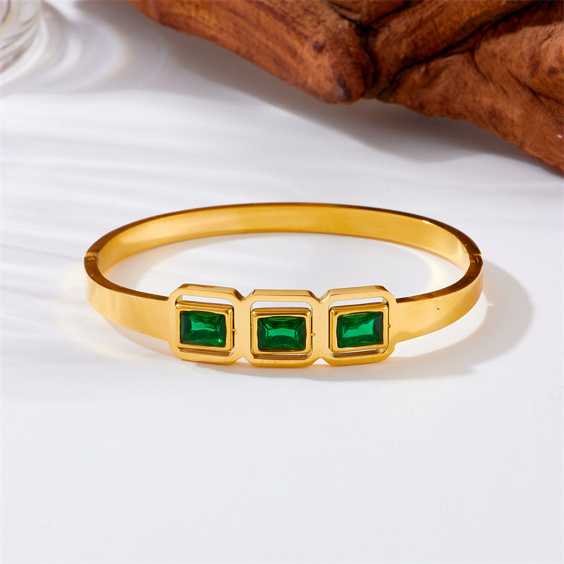 Lush loop bracelet