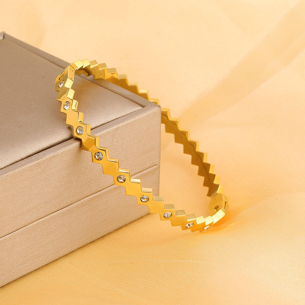 Edgy Bangle bracelet