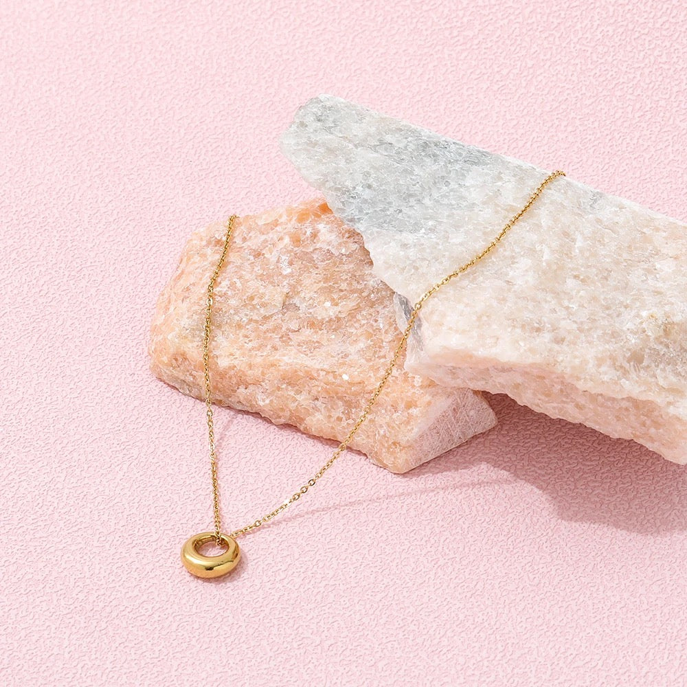 CIRCLE necklace