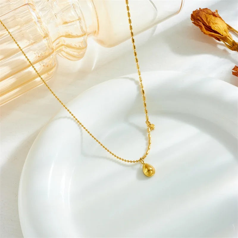GREEN DROP necklace