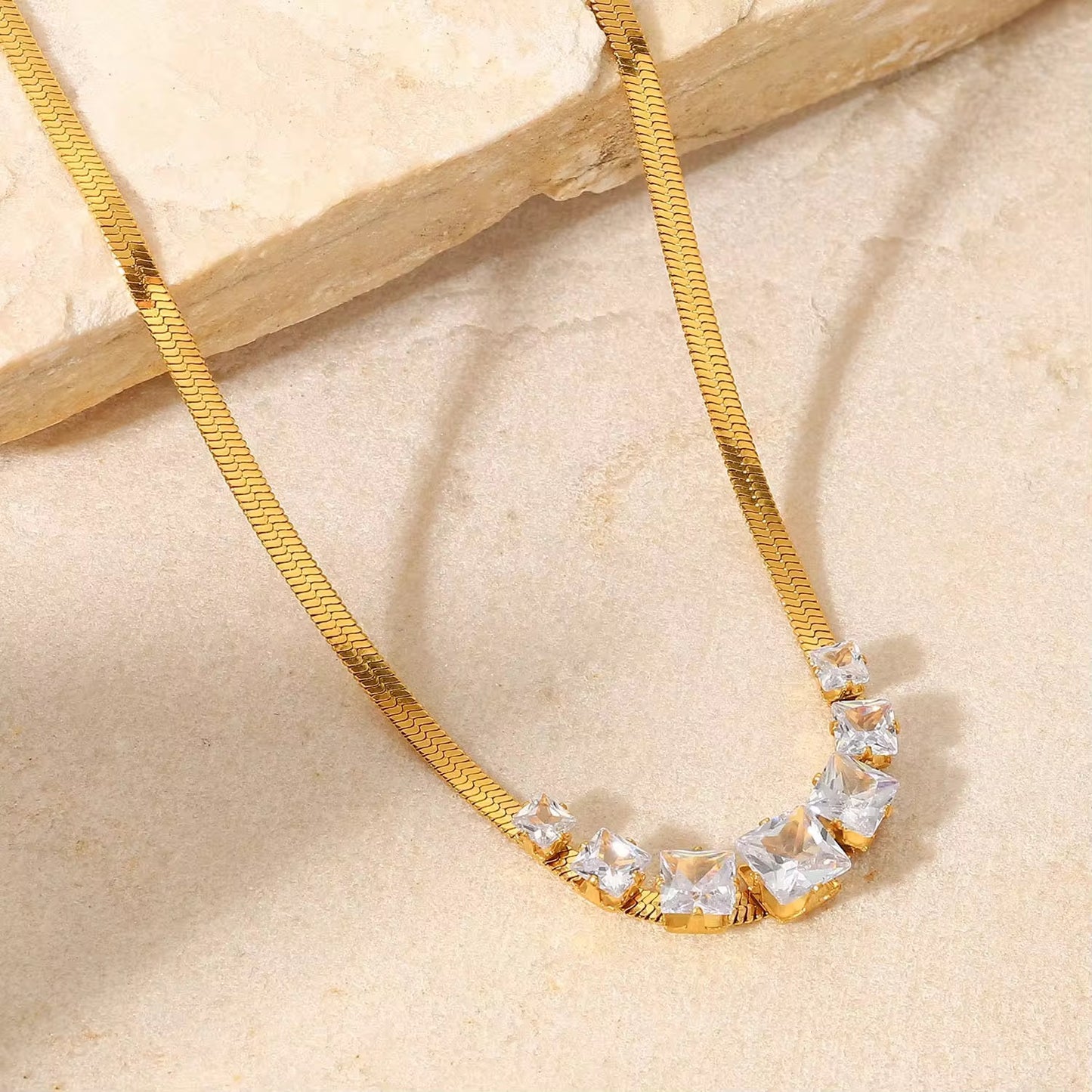 ROYAL STONE necklace set