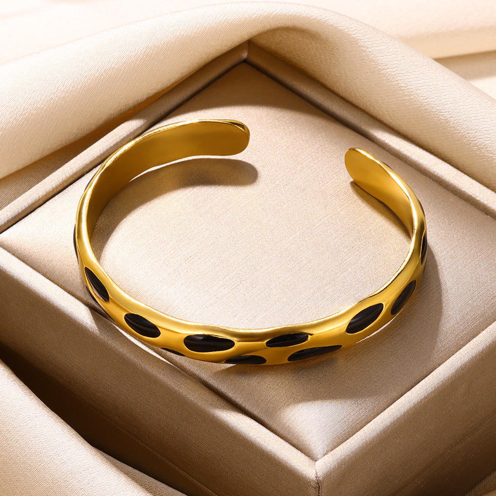 Gold moo print bracelet