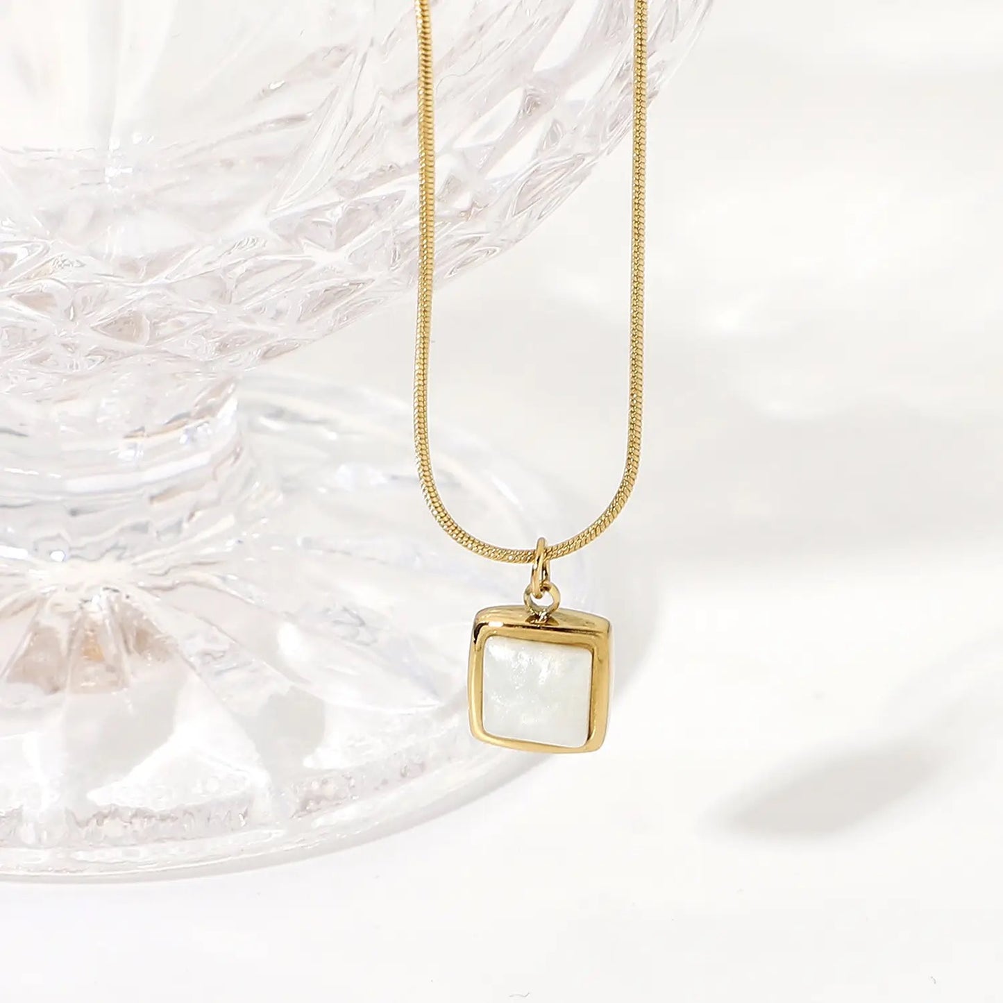 WHITE SQUARE necklace