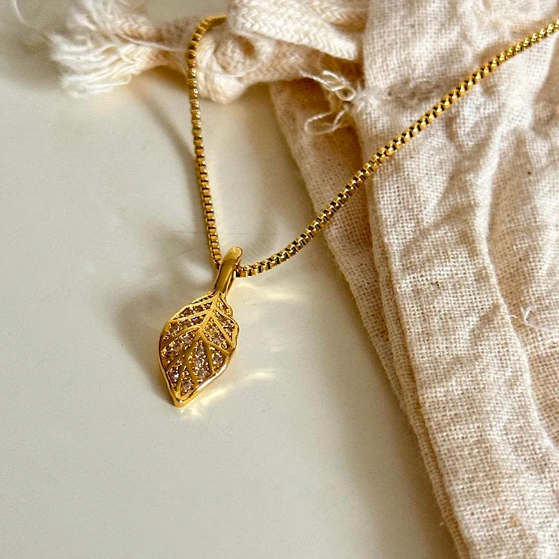 LEAF necklace