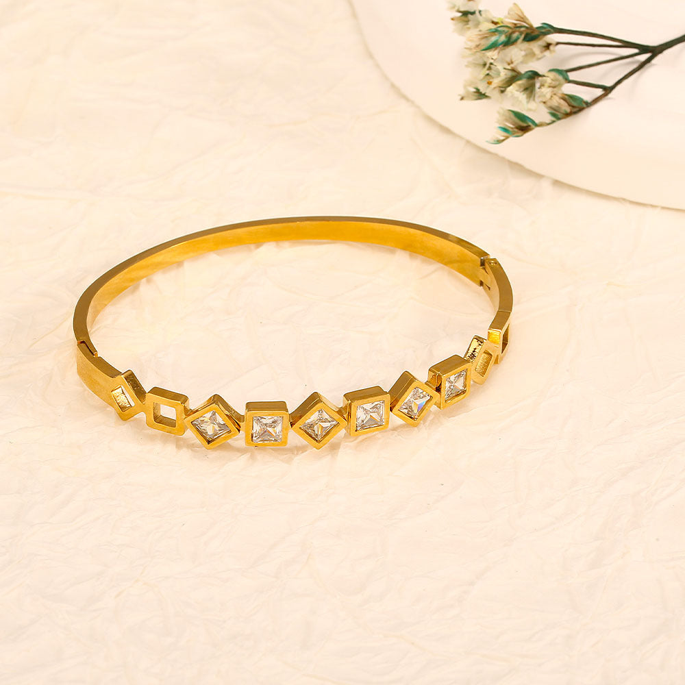 Square triangle bangle