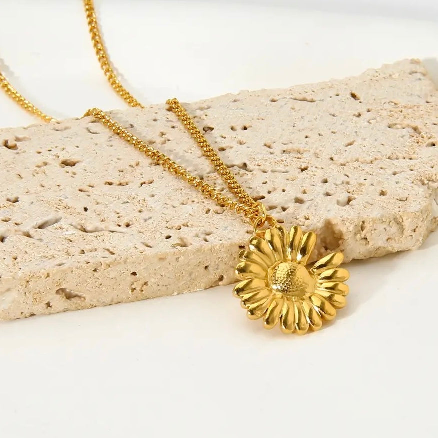 Golden DAISY necklace