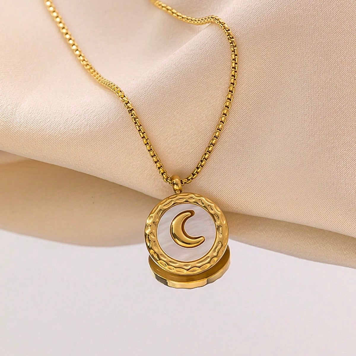 MOON NECKLACE