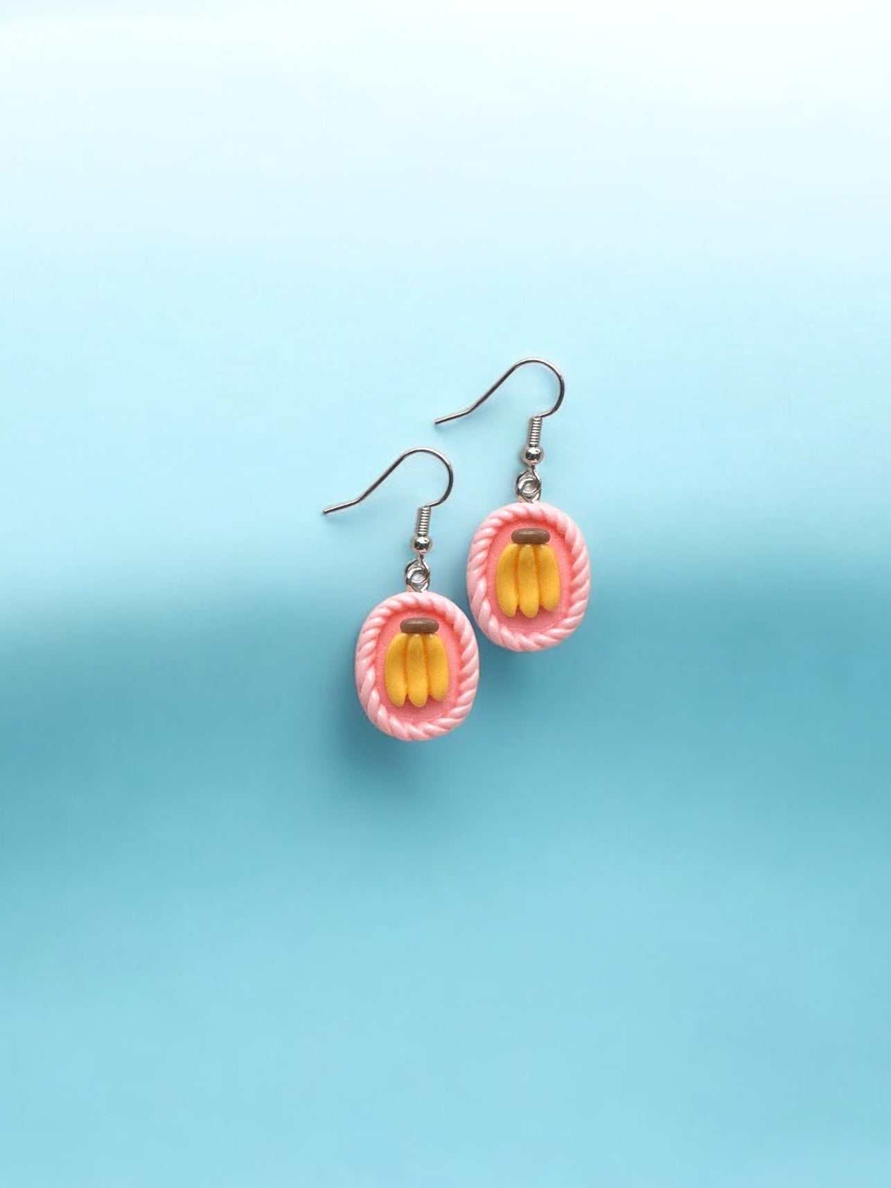 Banana basket earring