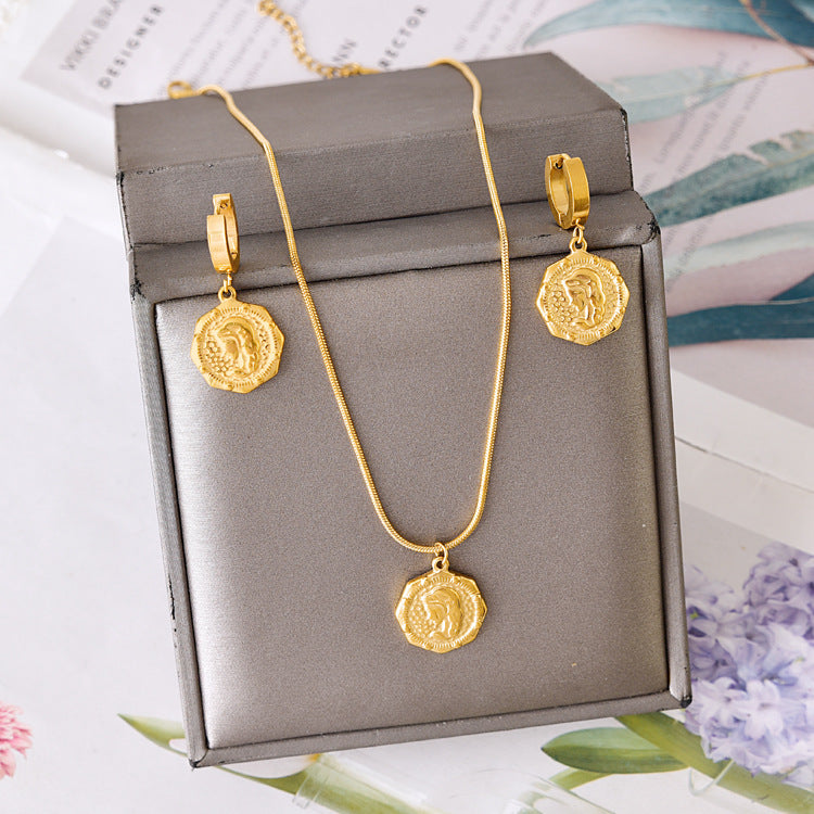 VINTAGE NECKLACE SET