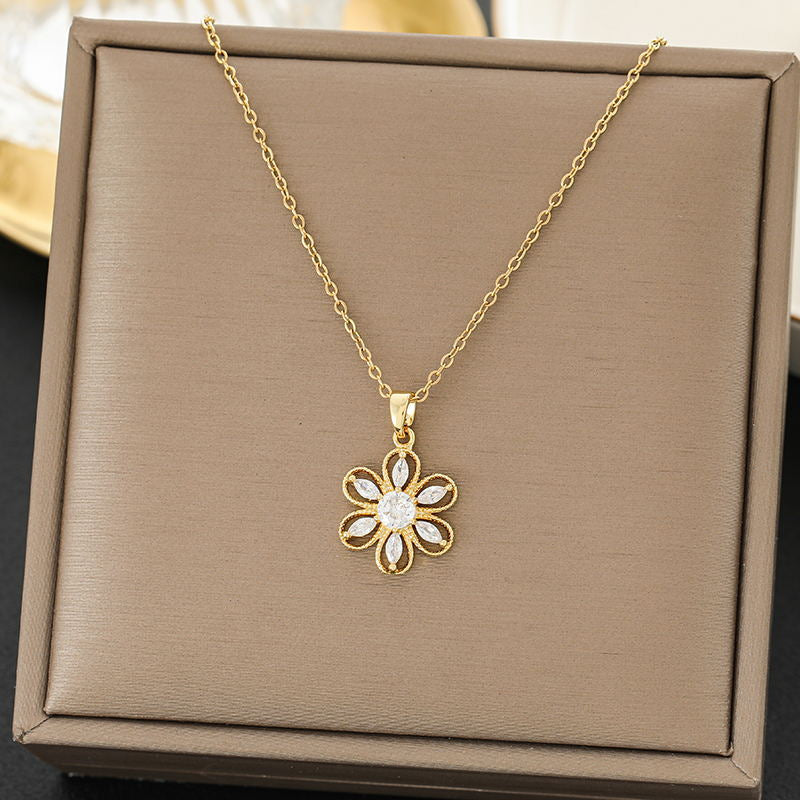 STONE FLOWER necklace