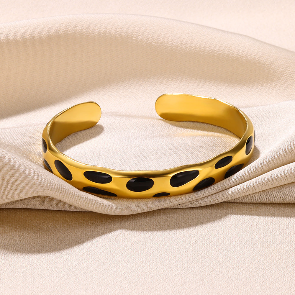 Gold moo print bracelet