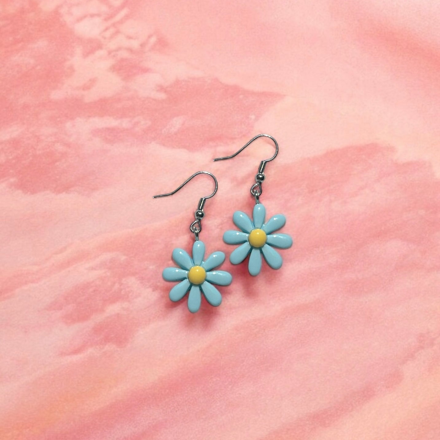 Blue daisy flower earring