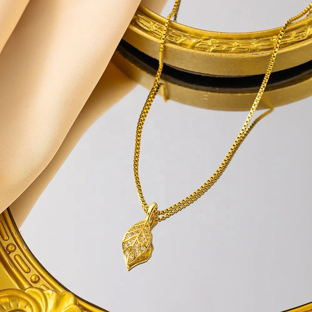 LEAF necklace