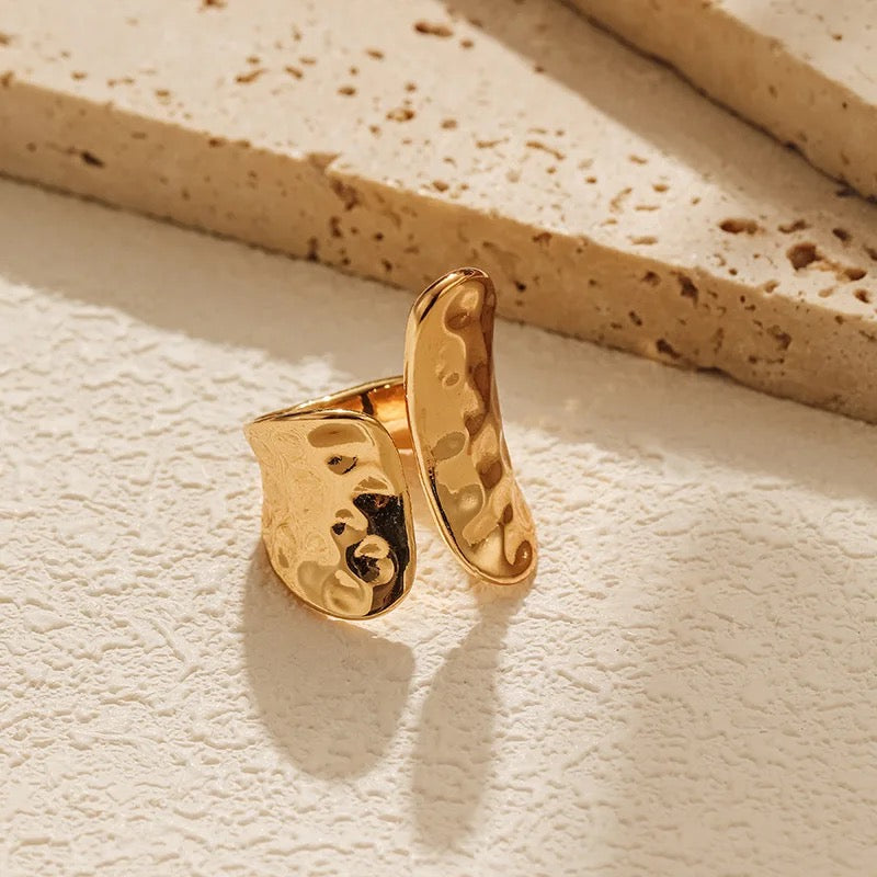 LEYA RING AESTHETE